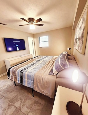 5 bedrooms, desk, iron/ironing board, free WiFi