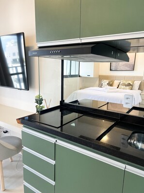 Executive Studio, Balcony, City View | Private kitchen | Coffee/tea maker - Studio exclusivo Brooklin 230m do metrô (São Paulo)