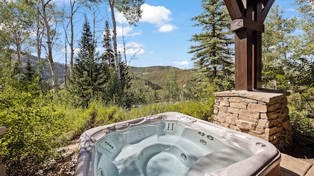 Bañera de hidromasaje privada