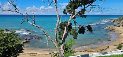 Beach Chic 2-Bedroom Villa – 100% 5-Star Rated - Luxury Redefined