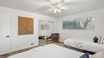 5 bedrooms, desk, iron/ironing board, free WiFi