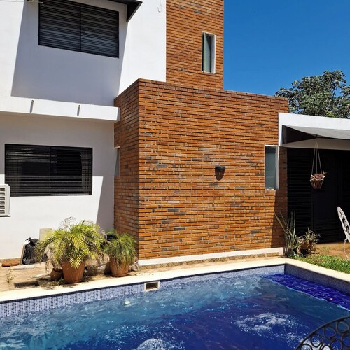 Attached house w/ pool near "La Olla" stadium (Pet-Friendly)