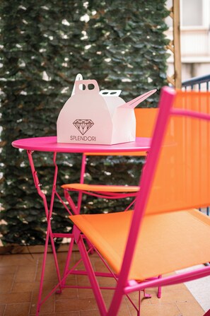 Superior Quadruple Room, Courtyard View | Terrace/patio - Splendori Rooms (Palermo)