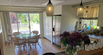 Charming 1-bedrm unit with WiFi, AC in quaint Deep River- “Queen of the Valley”