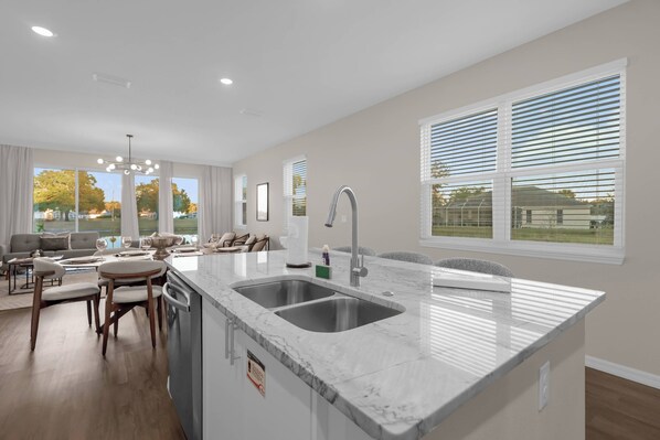 Interior - Brand New Themed Home With an Amazing Lake View 11 (Davenport)