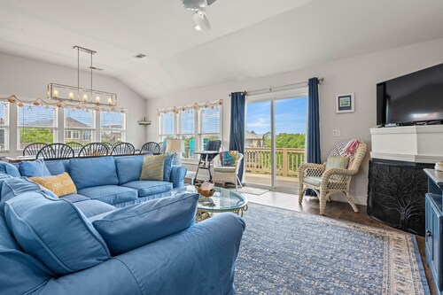 Sunkissed OBX Luxury, 6 bedroom, Elevator, Pool, Hot tub in Duck. SALE/PROMOTION