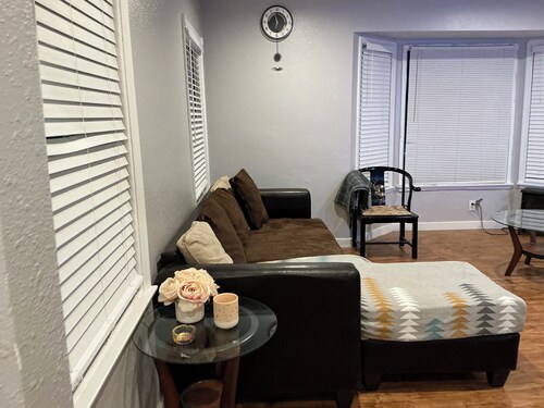 3-bedroom house with WiFi in Los Angeles with bonus room for entertainment 