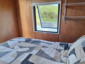 1 多间卧室、熨斗/熨衣板、免费 WiFi、床单