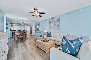 Smart TV - Palacio 1606 | Oceanfront, Resort Amenities | My Beach Getaways (Pensacola)
