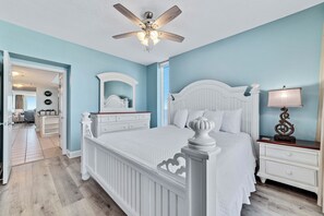 3 bedrooms, iron/ironing board, WiFi, bed sheets - Palacio 1606 | Oceanfront, Resort Amenities | My Beach Getaways (Pensacola)