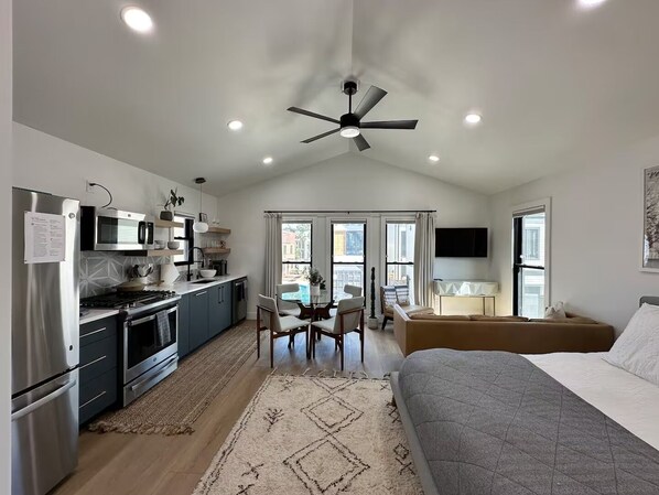 1 bedroom, travel cot, WiFi, bed sheets