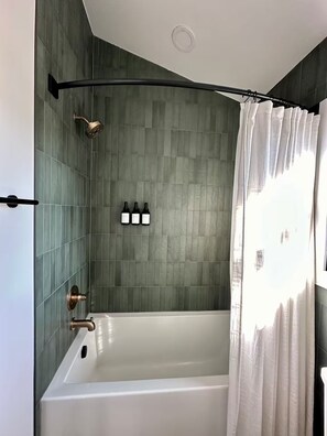Hair dryer, towels, soap, toilet paper - Bright and Modern Studio Guesthouse - near RiNo! (Denver)