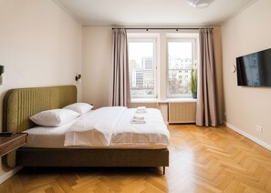 1 bedroom, iron/ironing board, WiFi, bed sheets - Plac Dąbrowskiego Deluxe Studio #2 (Warszawa)