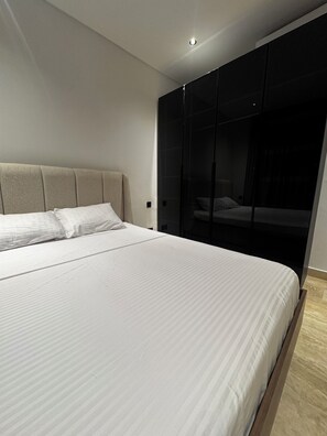 3 habitaciones, tabla de planchar con plancha y wifi gratis