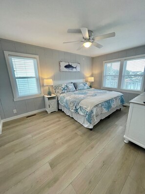 5 bedrooms, iron/ironing board, free WiFi, bed sheets