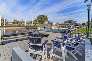 屋外ダイニングエリア