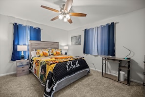 3 bedrooms, in-room safe, desk, free WiFi - Cozy 3/2 home, 11 miles to WEC, fenced, pet-friendly, strong WiFi and game room (Ocala)