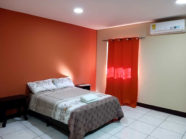 1 bedroom - Charming 8-units hotel in lovely Managua with AC near the airport (Managua)