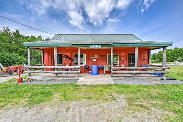 Exterior - Cozy rustic cabin with WiFi in charming Solon (Solon)
