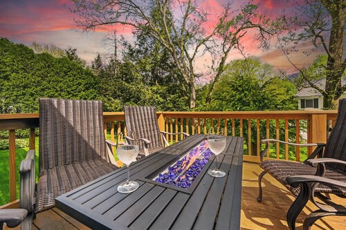 Cozy country home sleeps up to 9 guests