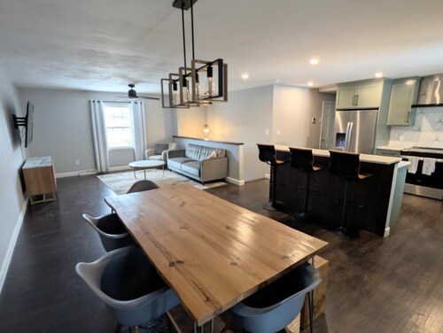 Spacious 5-bedroom house with fenced in backyard in Roanoke, Virginia.