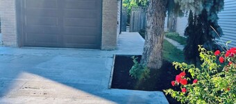 "Cozy Walkout Basement Suite with Private Entrance"

