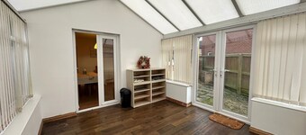 Oxford four beds family and pets friendly home with driveway parking