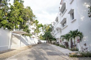 Exterior - Modern Apt Tulum with 2 BDR Gym & Pool (Tulum)