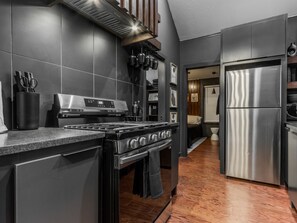 Microonde, forno, piano cottura, lavastoviglie