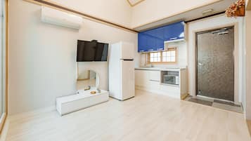 Basic-Zimmer, 1 Schlafzimmer (Gomsal 202 (Terrace, No Pets Allowed)) | 1 Schlafzimmer, kostenloses WLAN