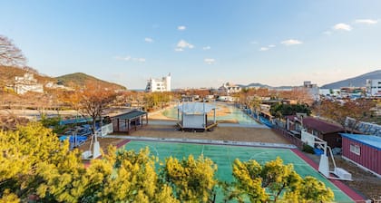 Geoje Peugeot Gomsol Petfriendly Pension