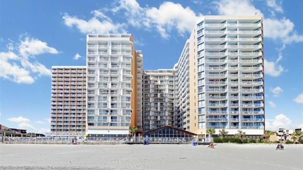 Beach nearby, sun loungers