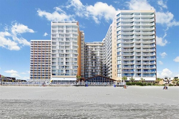 Beach nearby, sun loungers