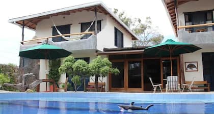 Galapagos Cottages - One-Bedroom House