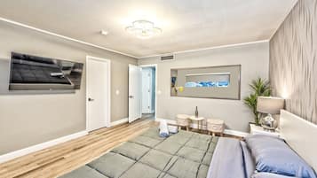 5 bedrooms, iron/ironing board, WiFi, bed sheets