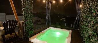 Villa with Jacuzzi