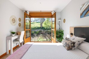 3 bedrooms, iron/ironing board, travel cot, free WiFi