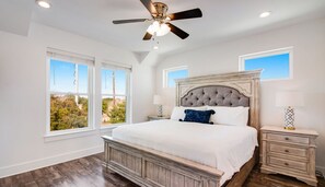 8 室のベッドルーム、アイロン / アイロン台、旅行用ベビーベッド、WiFi (無料)