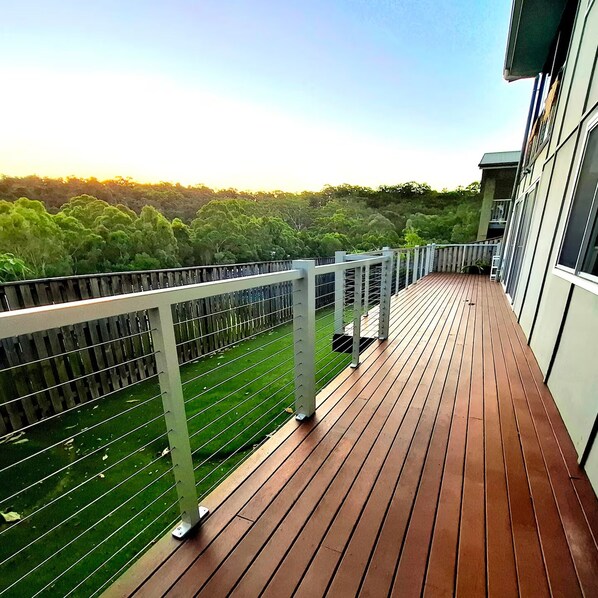 Terrace/patio - Relax in this Modern Granny Flat in Pacific Pines
15 Minutes to the Themeparks. (Pacific Pines)