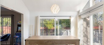 Spacious & Central. Pool Table & Ping Pong. 6 TVS. Balcony. Garage. Wifi