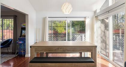 Spacious & Central. Pool Table & Ping Pong. 6 TVS. Balcony. Garage. Wifi