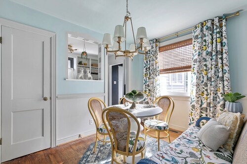 Charming 3 Bed Cape Cod in Richmond close to hospitals, restaurants and more.