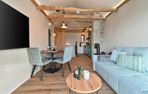 Smart-TV, Kamin, Stereoanlage