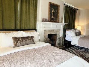 5 bedrooms, iron/ironing board, WiFi, bed sheets