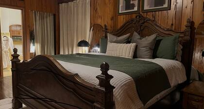 Spacious 5-bedroom house in charming Lubbock with WiFi and AC