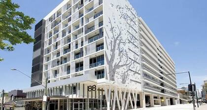 ComfortableandConvenient Rental Apt in Chatswood