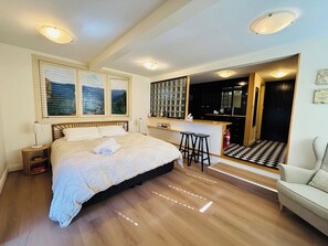 1 bedroom, WiFi, bed sheets - Leura's Magical Manderley - Studio Room (Leura)