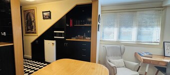Leura's Magical Manderley - Studio Room