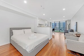 مكواة/لوح كي وواي فاي وملاءات أسرّة