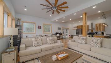 智能电视、桌上足球、书